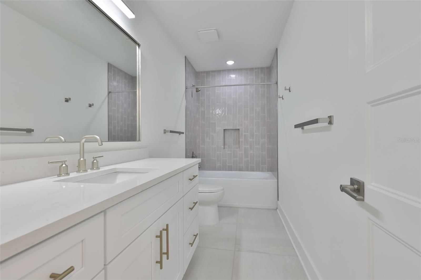 Image 19 of 32 For 4171 56th Avenue N