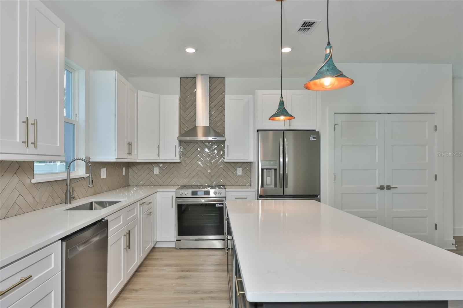 Image 6 of 32 For 4171 56th Avenue N