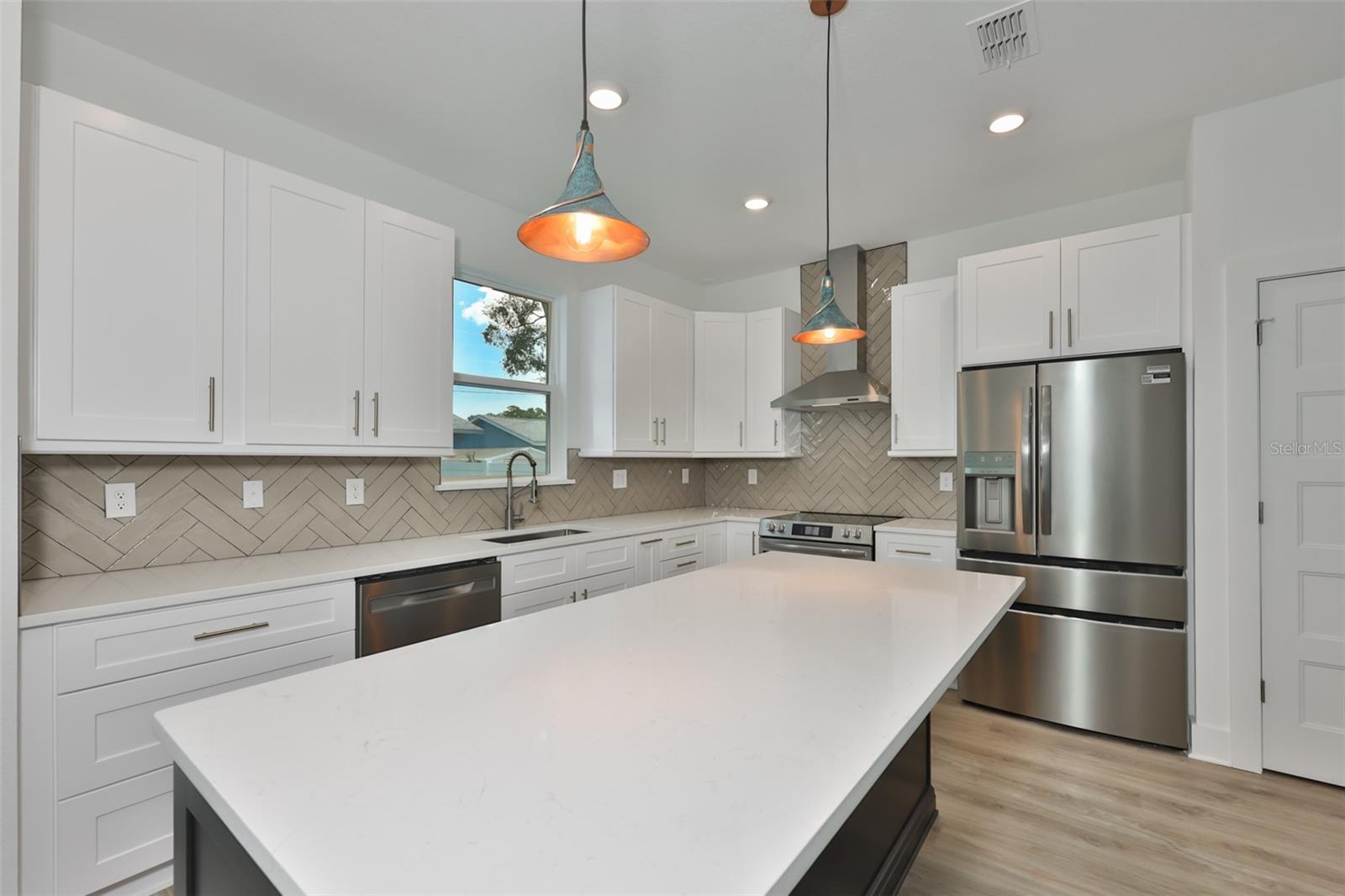 Image 7 of 32 For 4171 56th Avenue N