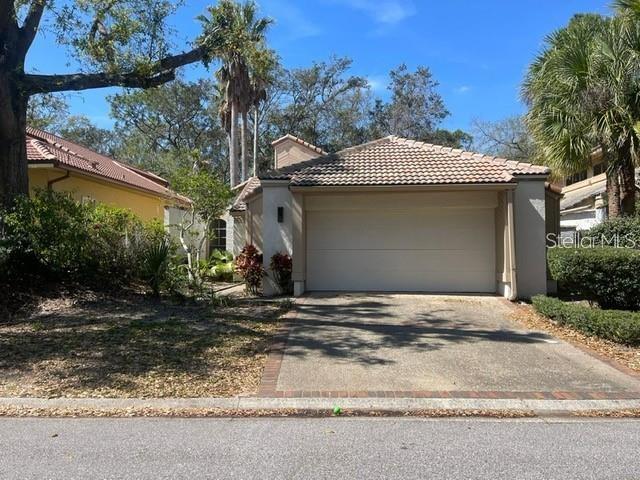 Listing Details for 256 Springside Road, LONGWOOD, FL 32779