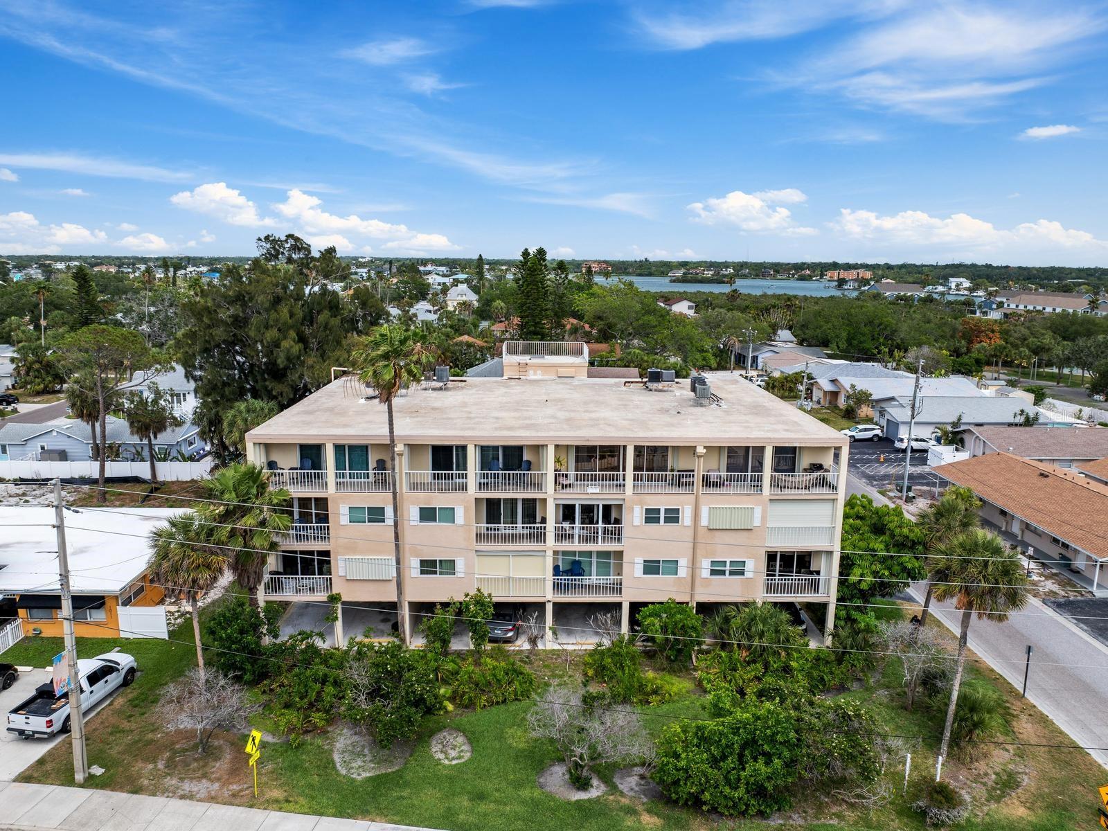 Image 2 of 70 For 1005 Gulf Boulevard 10