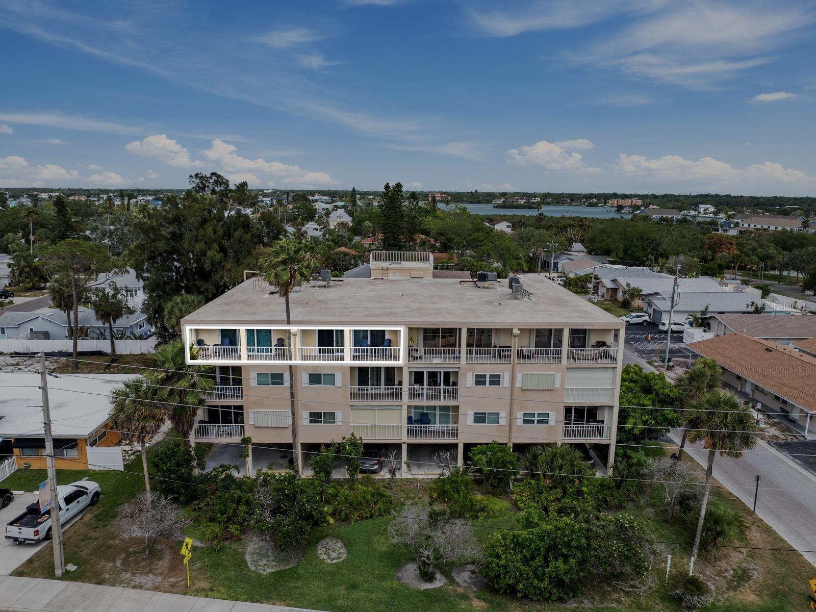 Image 21 of 70 For 1005 Gulf Boulevard 10