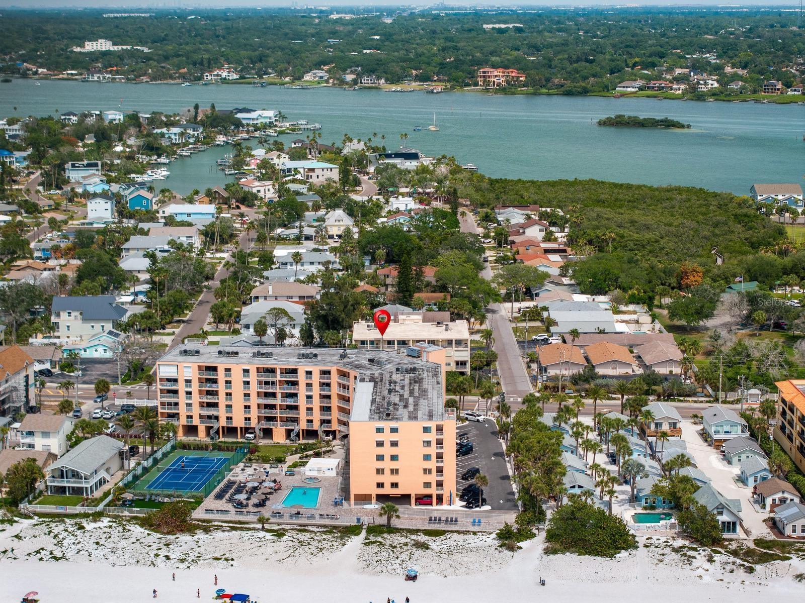 Image 3 of 70 For 1005 Gulf Boulevard 10