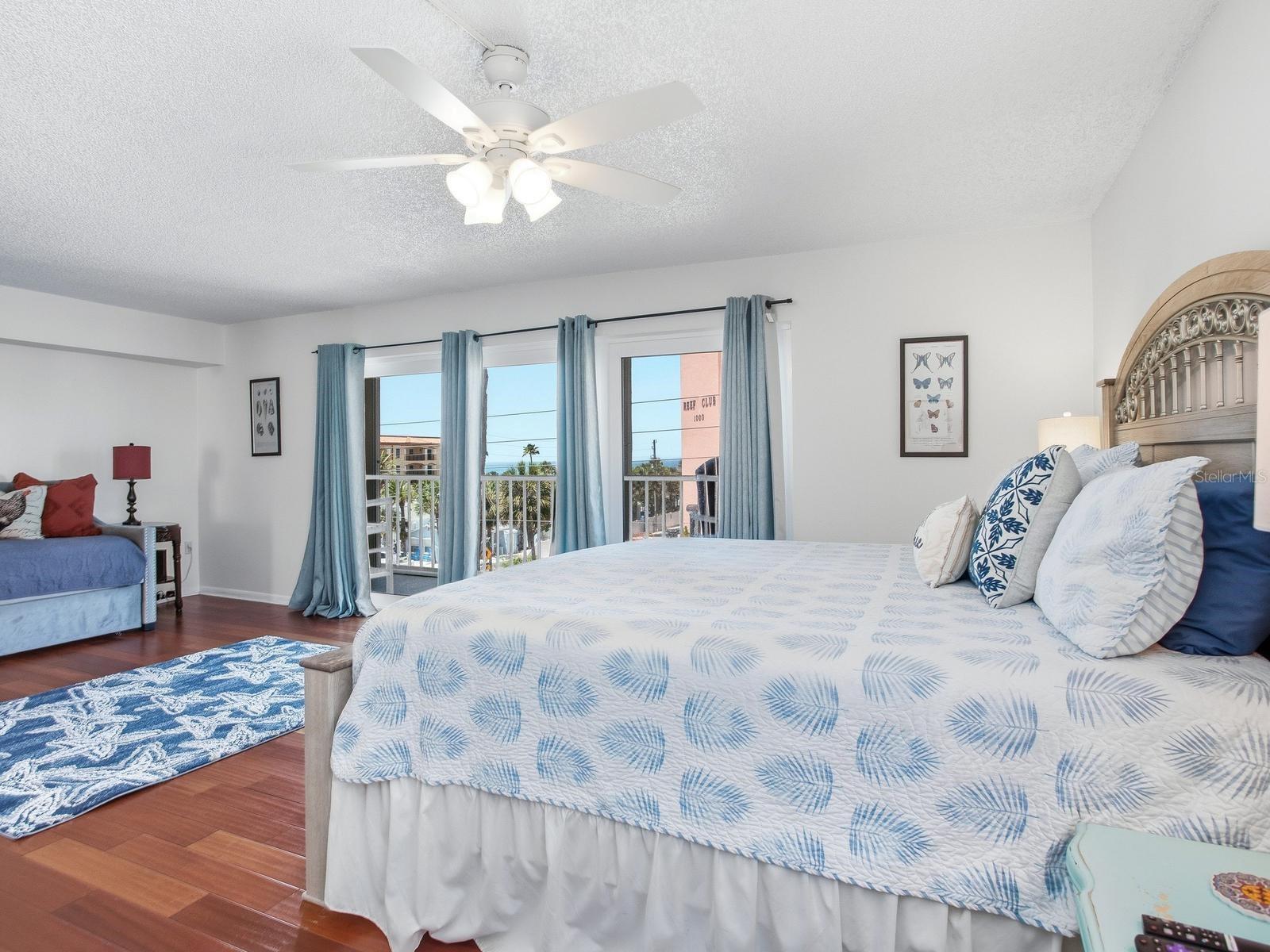 Image 33 of 70 For 1005 Gulf Boulevard 10