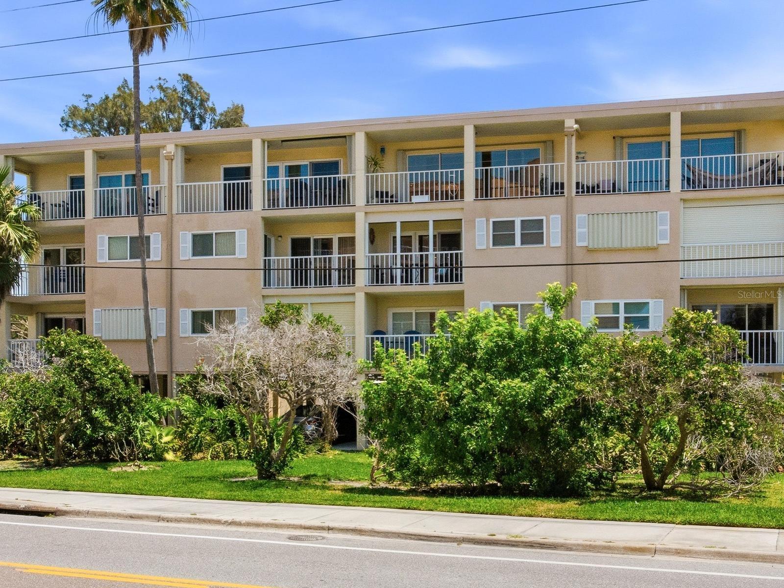Image 62 of 70 For 1005 Gulf Boulevard 10