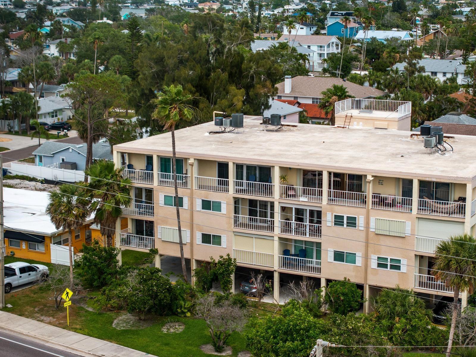 Image 63 of 70 For 1005 Gulf Boulevard 10