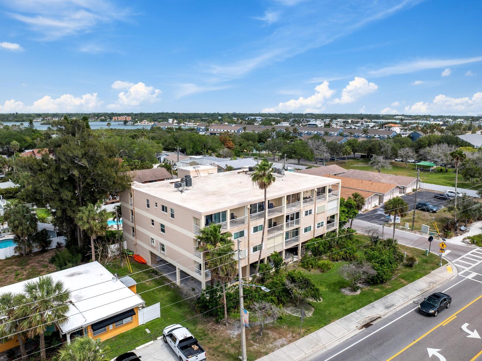 Image 66 of 70 For 1005 Gulf Boulevard 10
