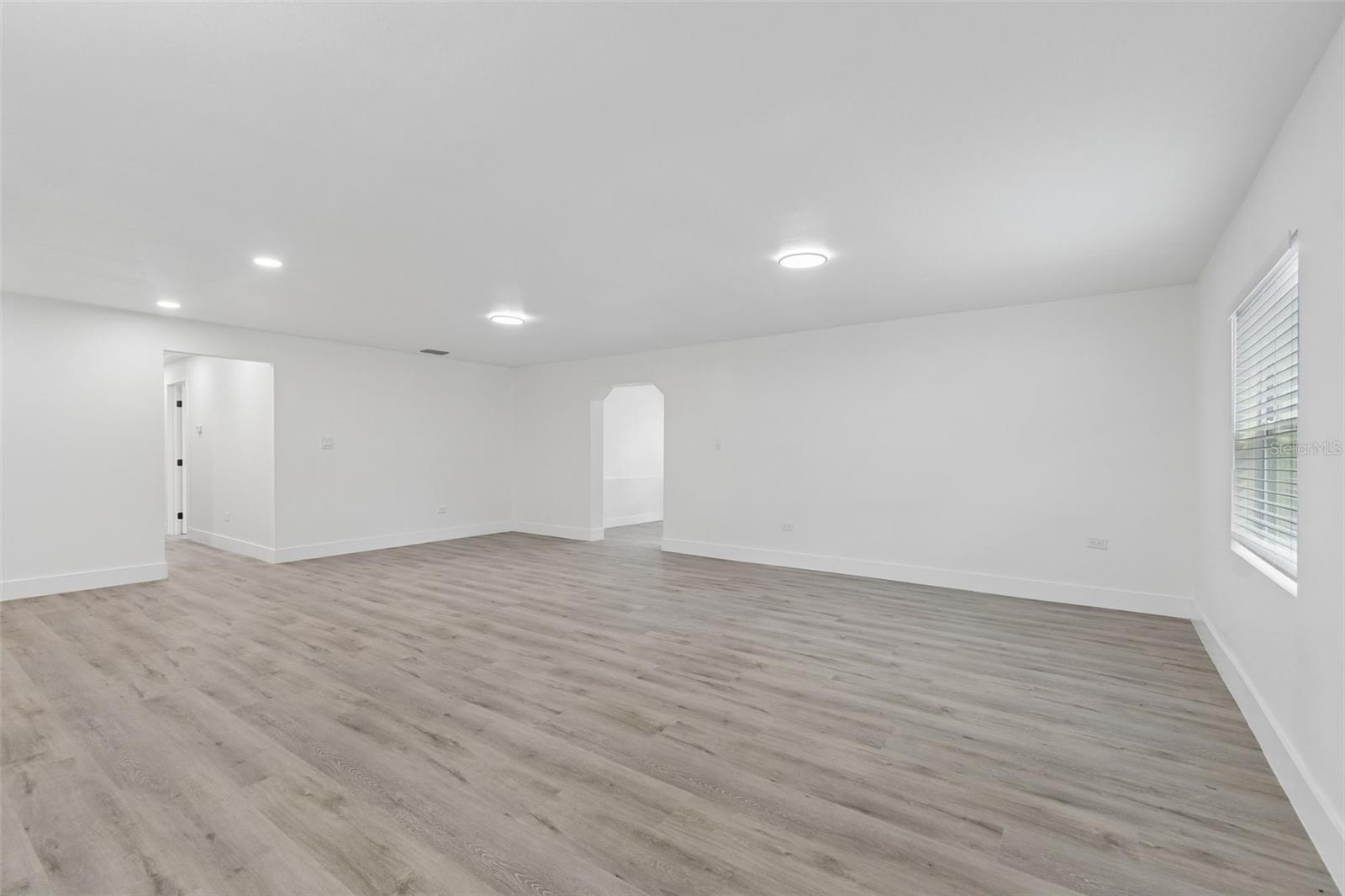 Listing photo id 15 for 7906 Fremont Avenue