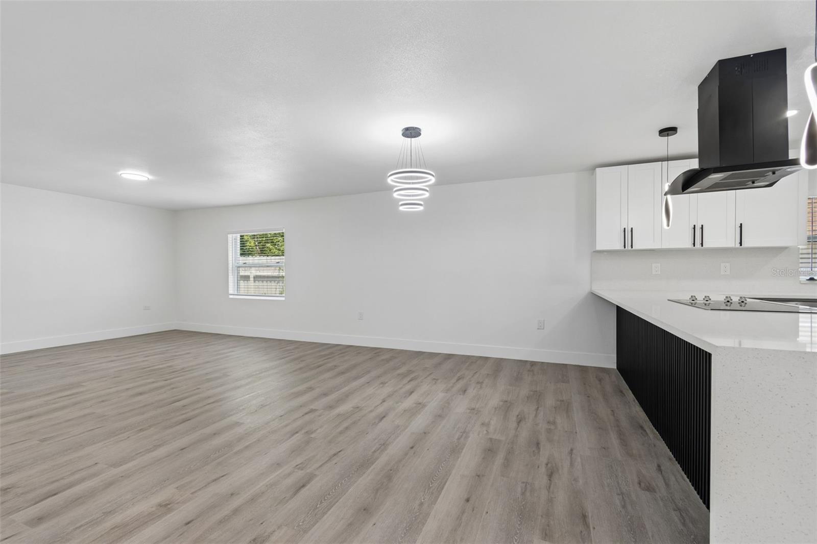 Listing photo id 18 for 7906 Fremont Avenue