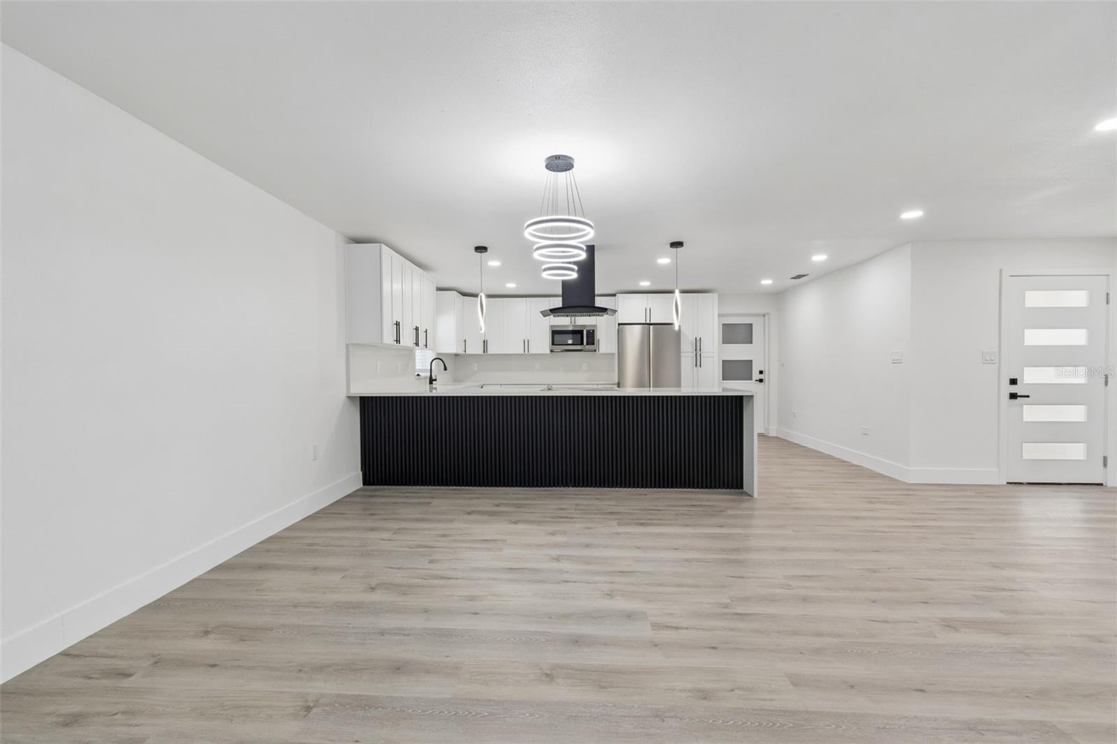 Listing photo id 20 for 7906 Fremont Avenue