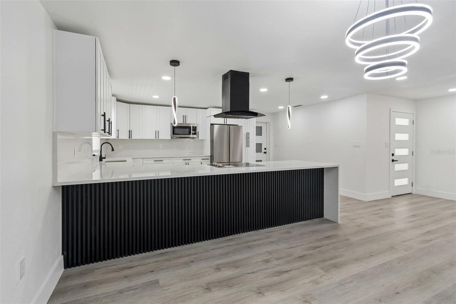 Listing photo id 22 for 7906 Fremont Avenue