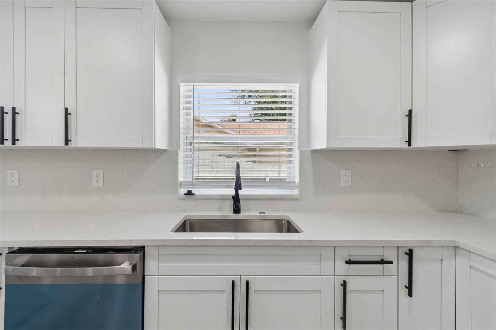 Listing photo id 28 for 7906 Fremont Avenue
