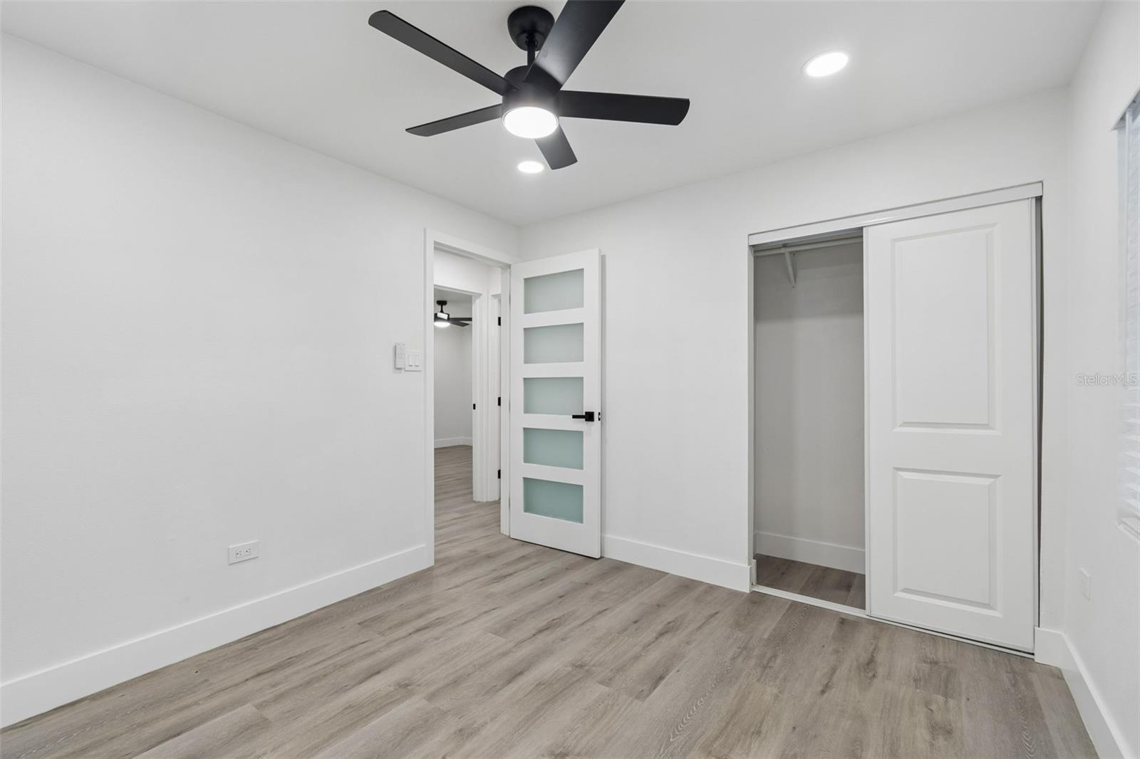 Listing photo id 39 for 7906 Fremont Avenue