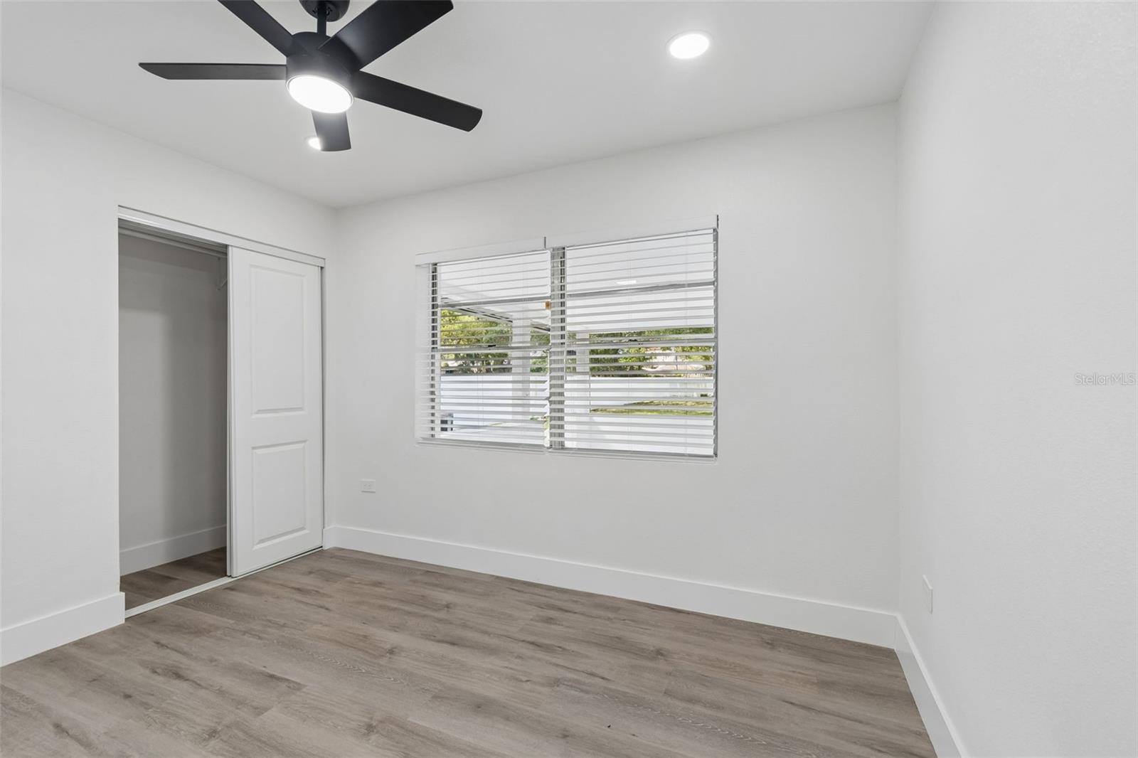 Listing photo id 40 for 7906 Fremont Avenue