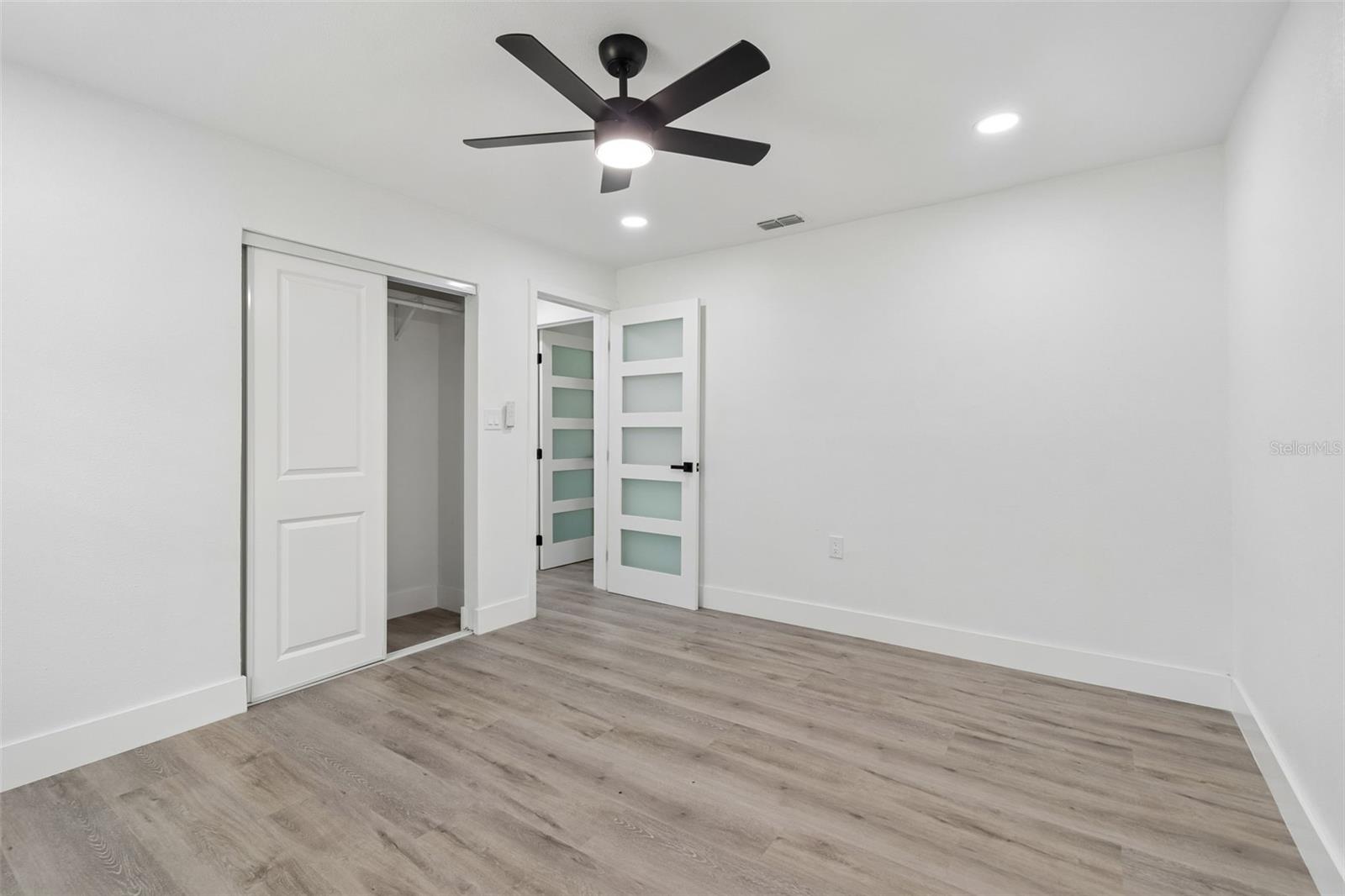 Listing photo id 51 for 7906 Fremont Avenue