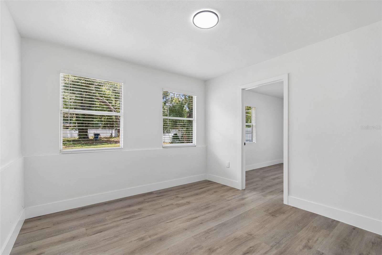 Listing photo id 54 for 7906 Fremont Avenue