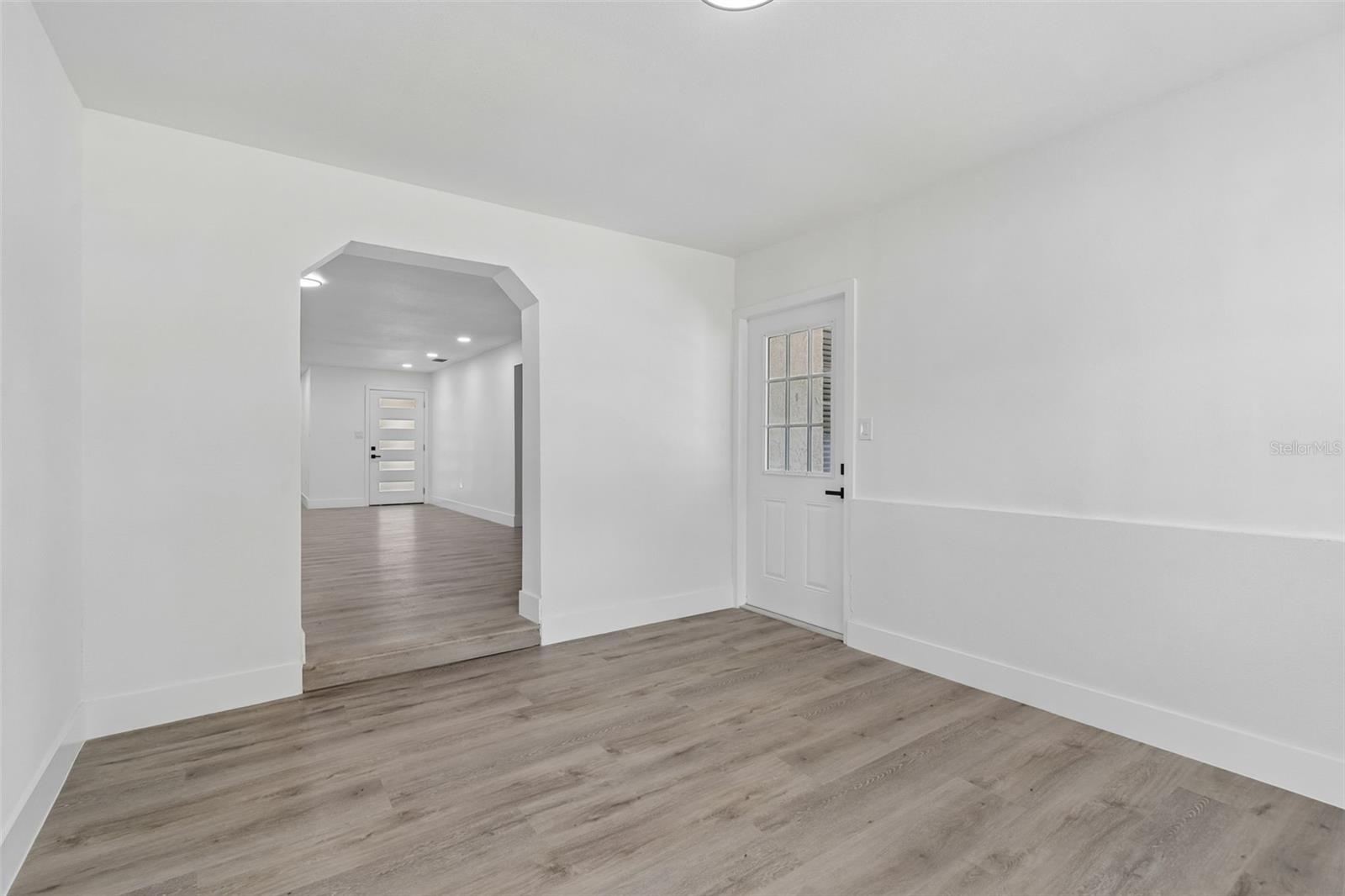 Listing photo id 56 for 7906 Fremont Avenue