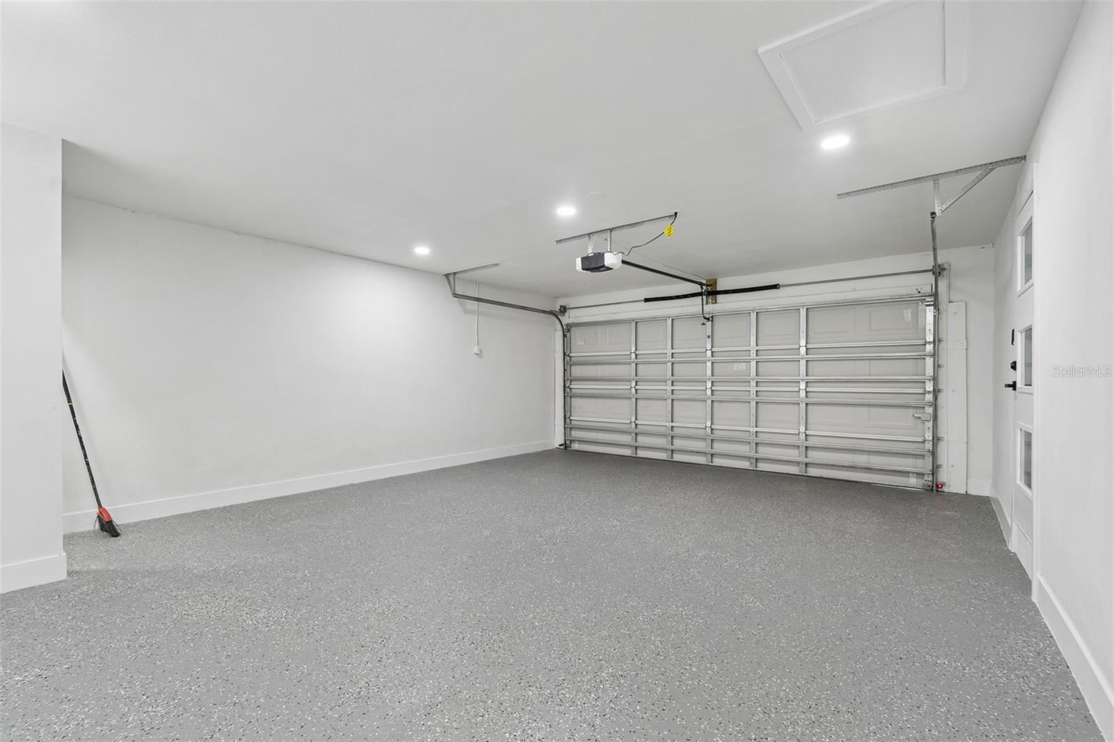 Listing photo id 61 for 7906 Fremont Avenue