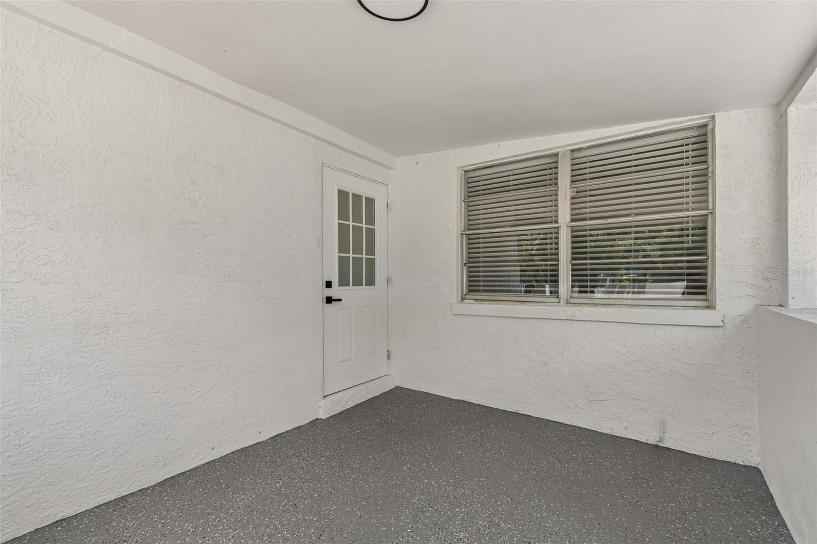 Listing photo id 62 for 7906 Fremont Avenue