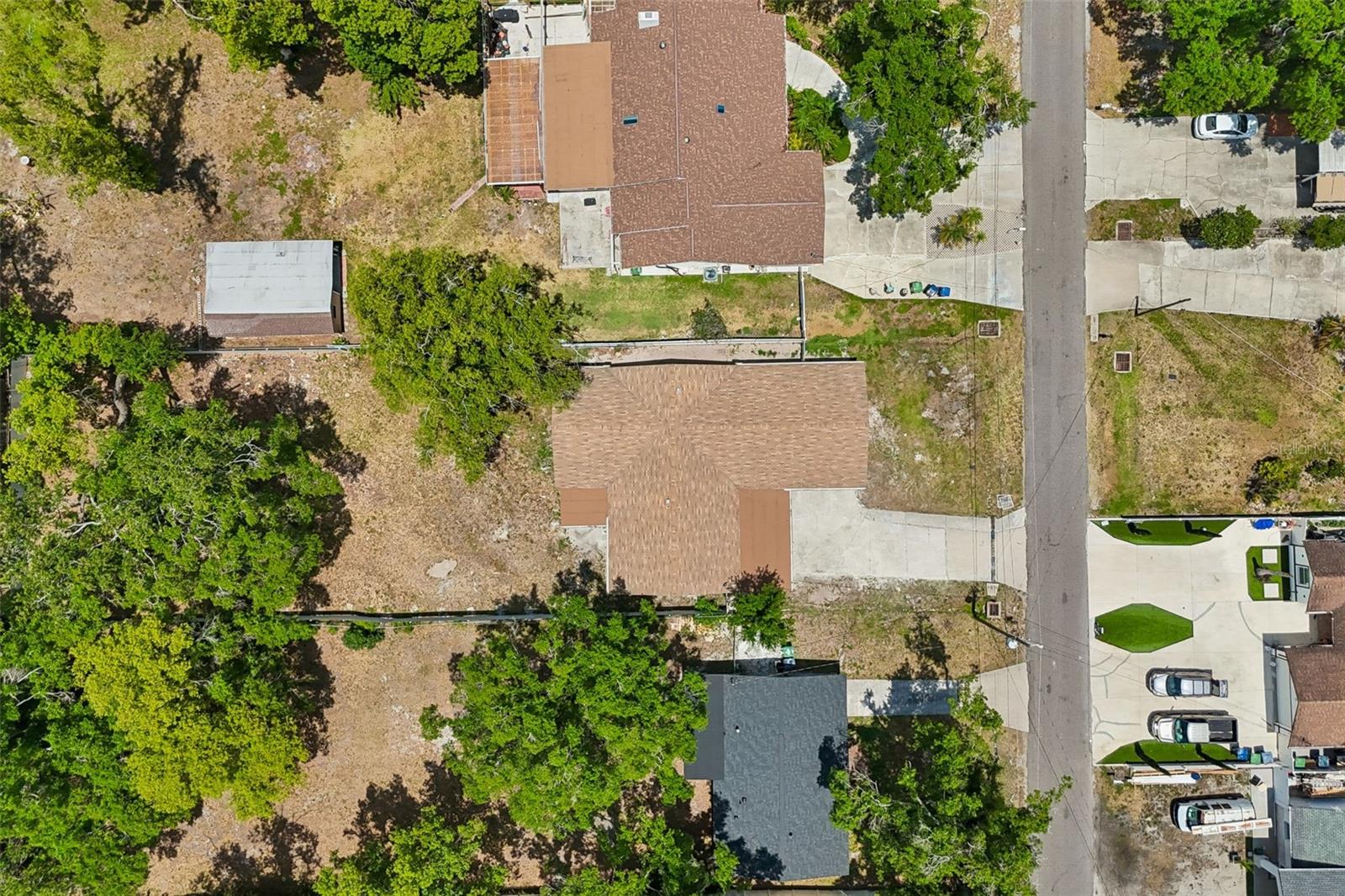 Listing photo id 79 for 7906 Fremont Avenue