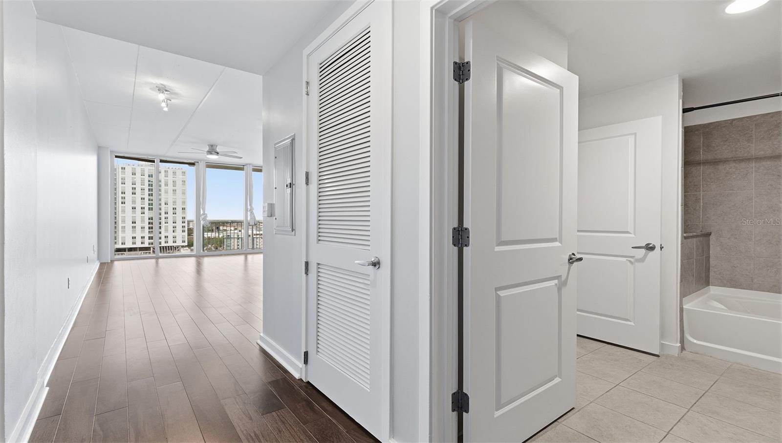 Image 17 of 51 For 777 Ashley Drive 1209