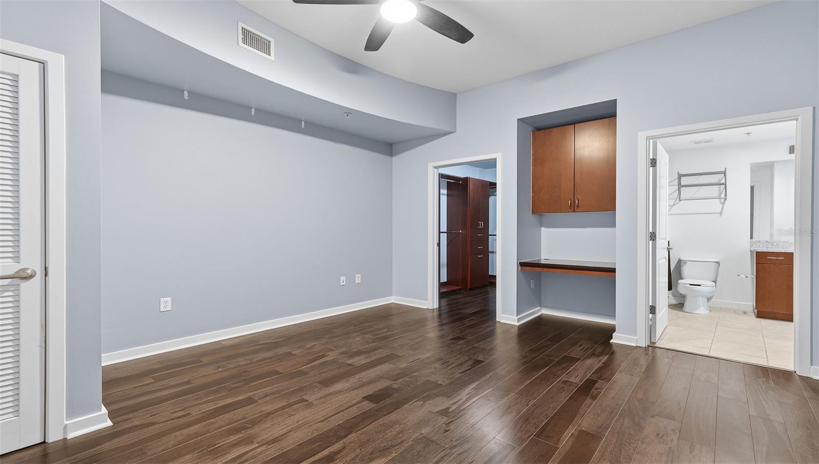 Image 20 of 51 For 777 Ashley Drive 1209