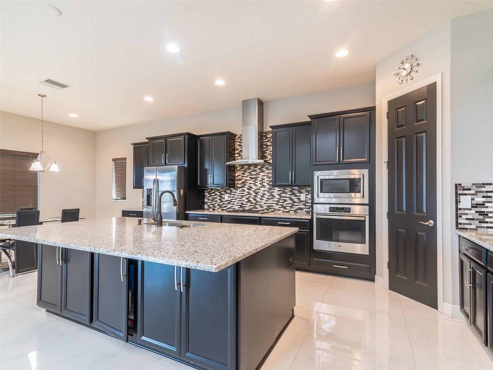 Image 13 of 79 For 1014 Sonesta Avenue