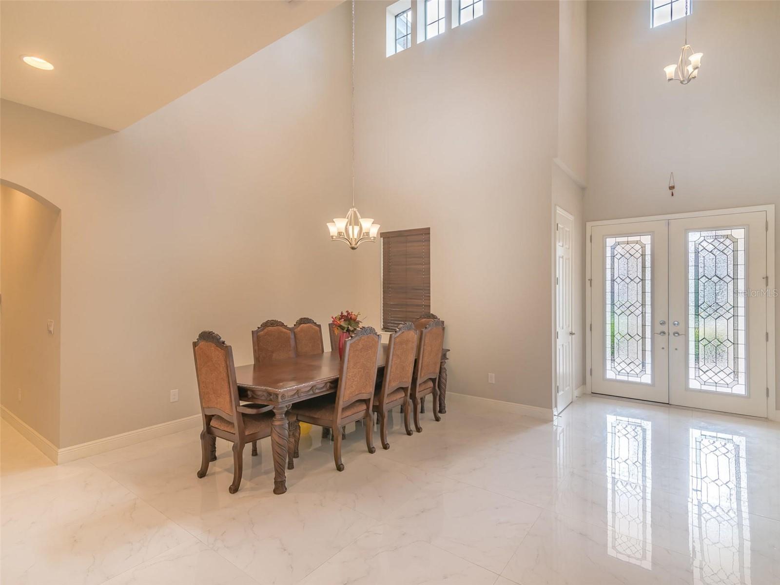 Image 33 of 79 For 1014 Sonesta Avenue