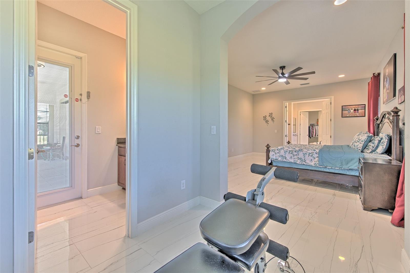 Image 37 of 79 For 1014 Sonesta Avenue