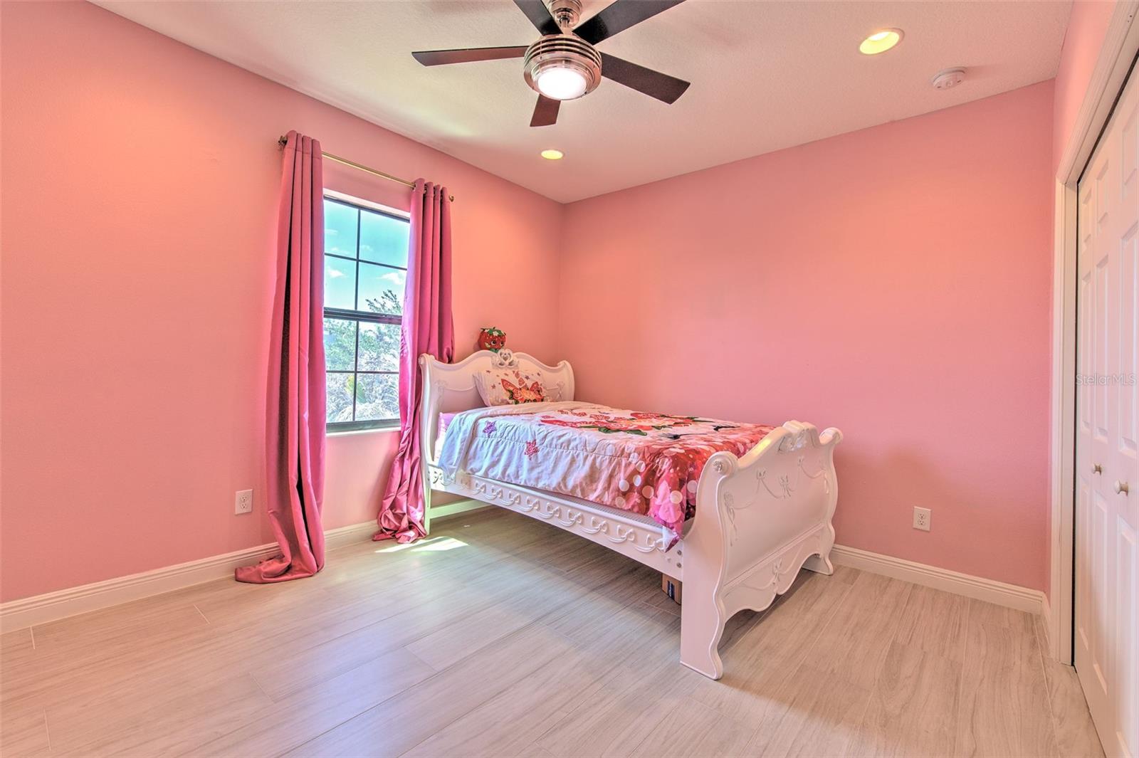 Image 42 of 79 For 1014 Sonesta Avenue