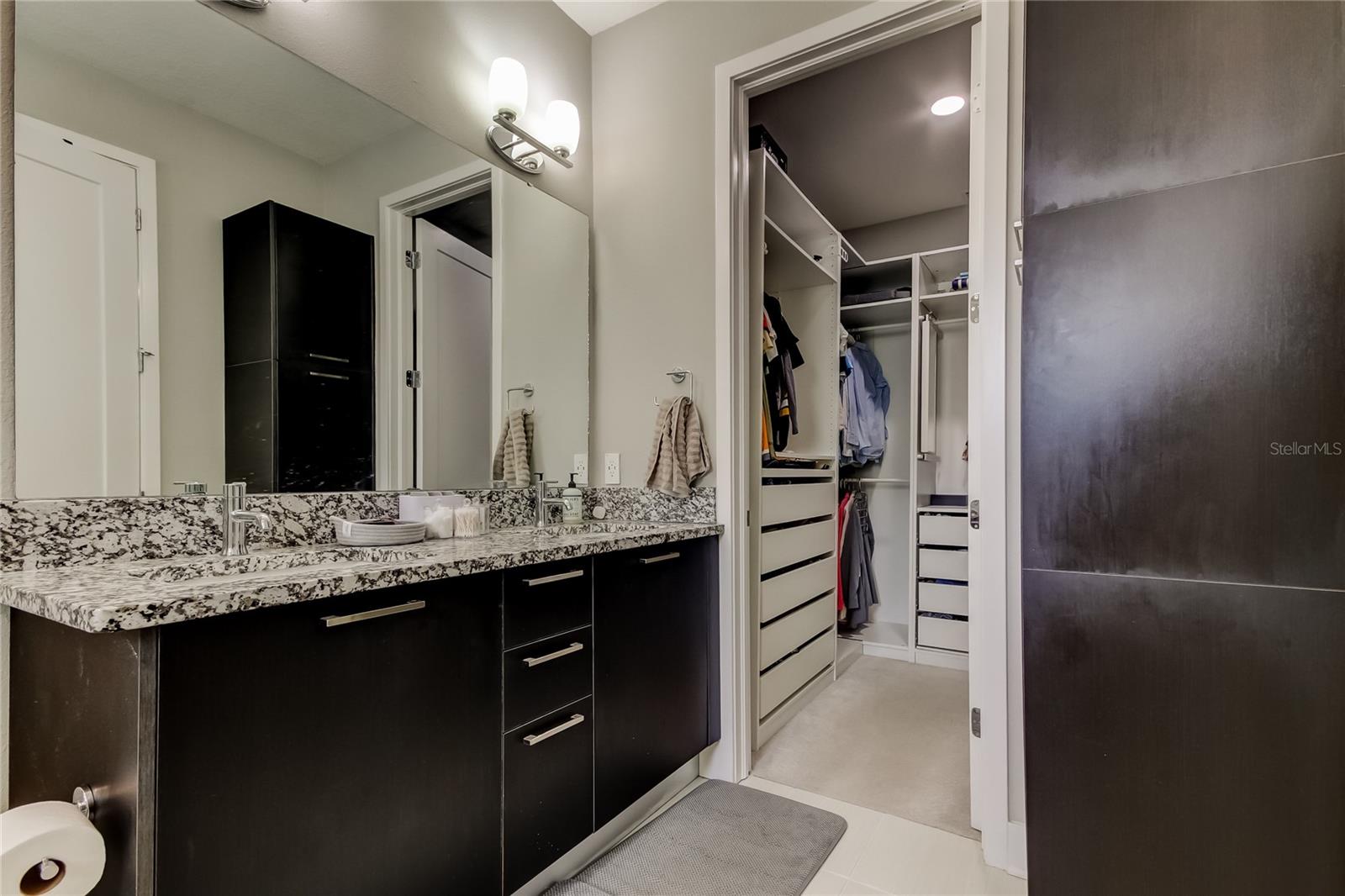 Image 19 of 29 For 2511 Grady Avenue 78