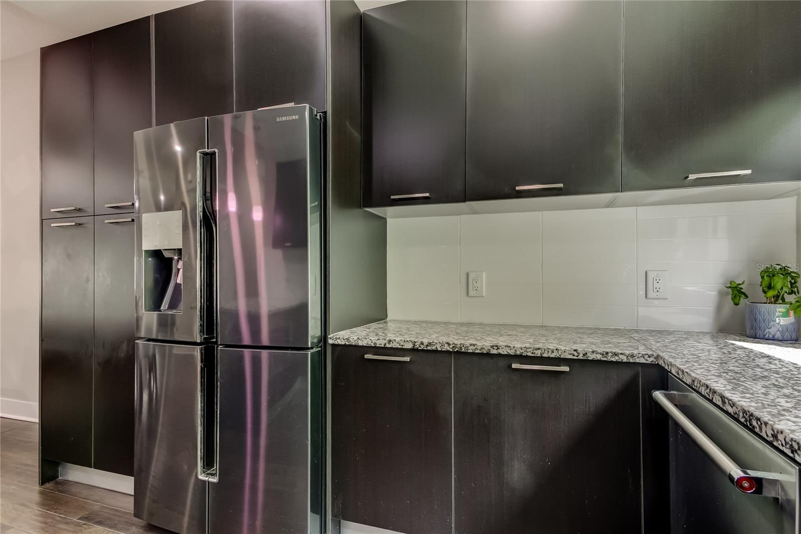 Image 7 of 29 For 2511 Grady Avenue 78