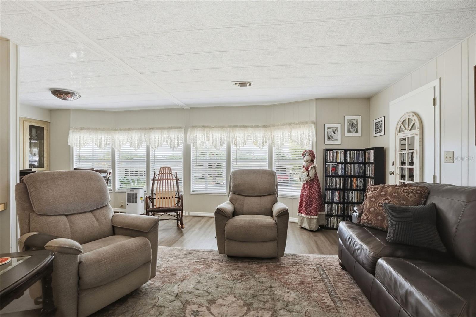 Image 8 of 55 For 15080 Rialto Avenue