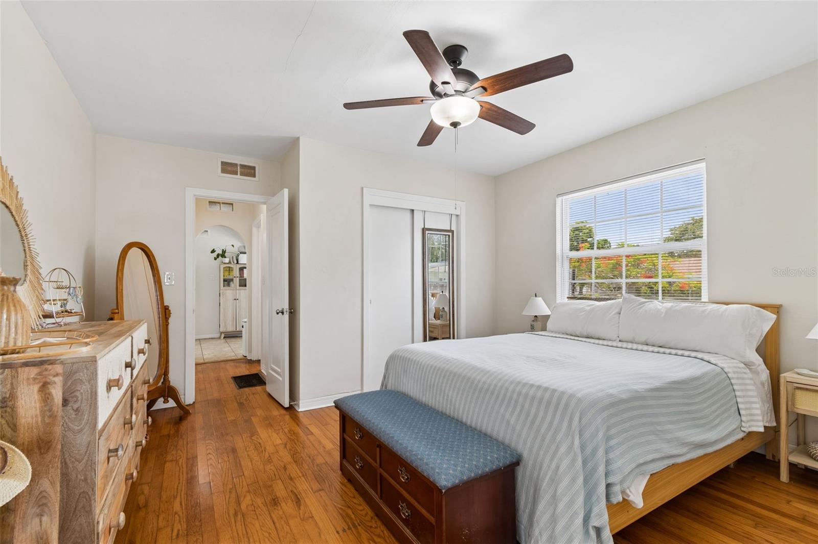 Image 31 of 70 For 1500 30th Avenue N