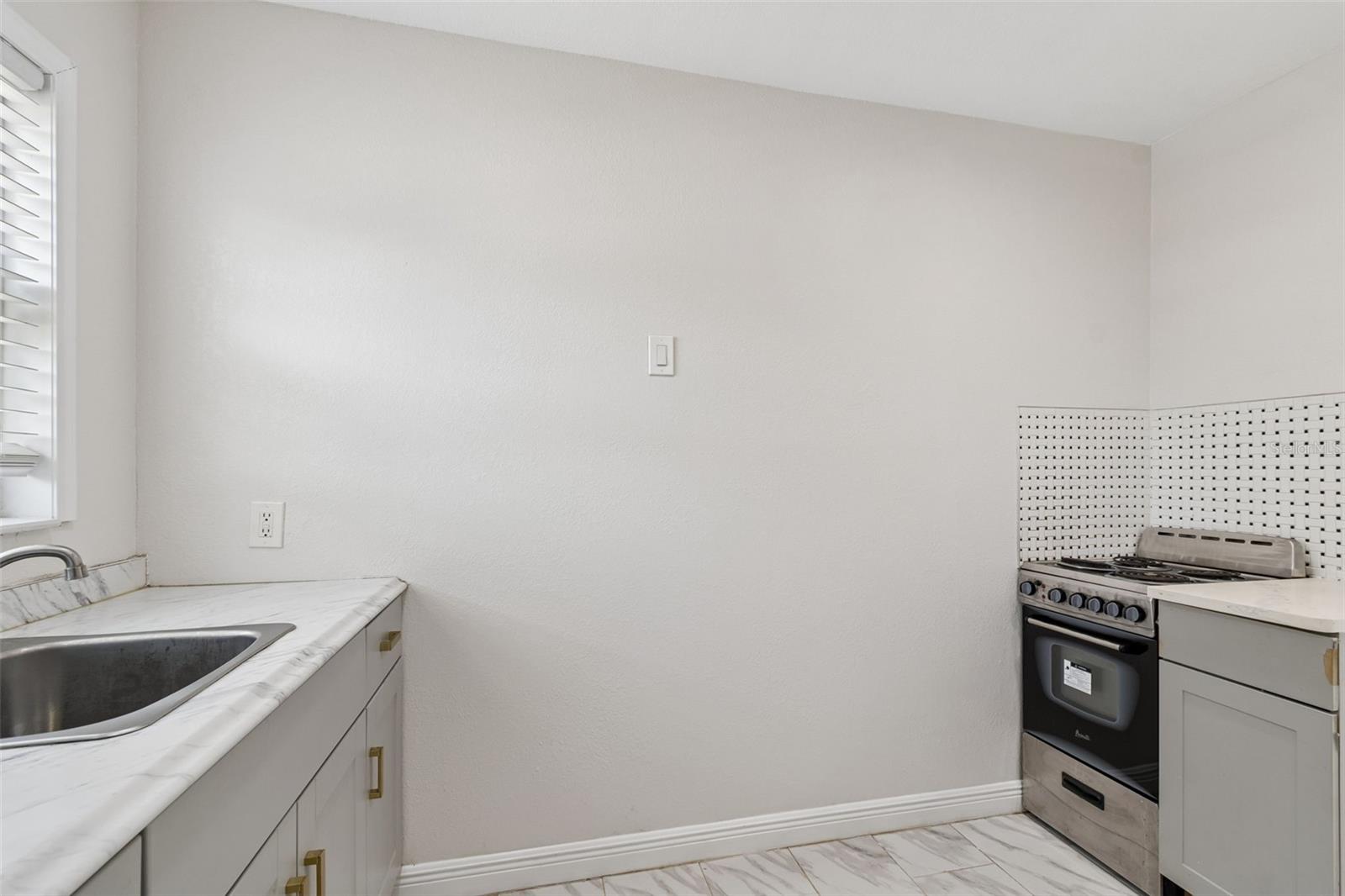 Image 47 of 70 For 1500 30th Avenue N