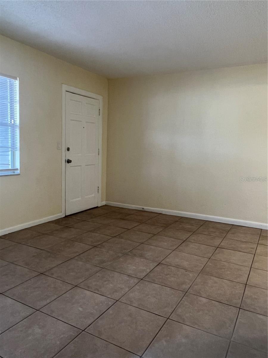 Image 2 of 9 For 2176 Winchester Road N 2