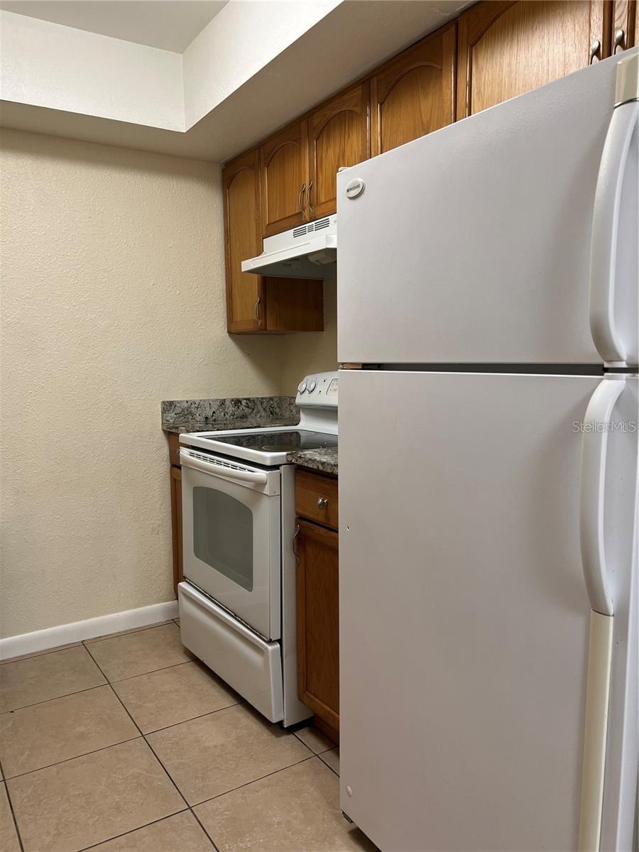 Image 4 of 9 For 2176 Winchester Road N 2