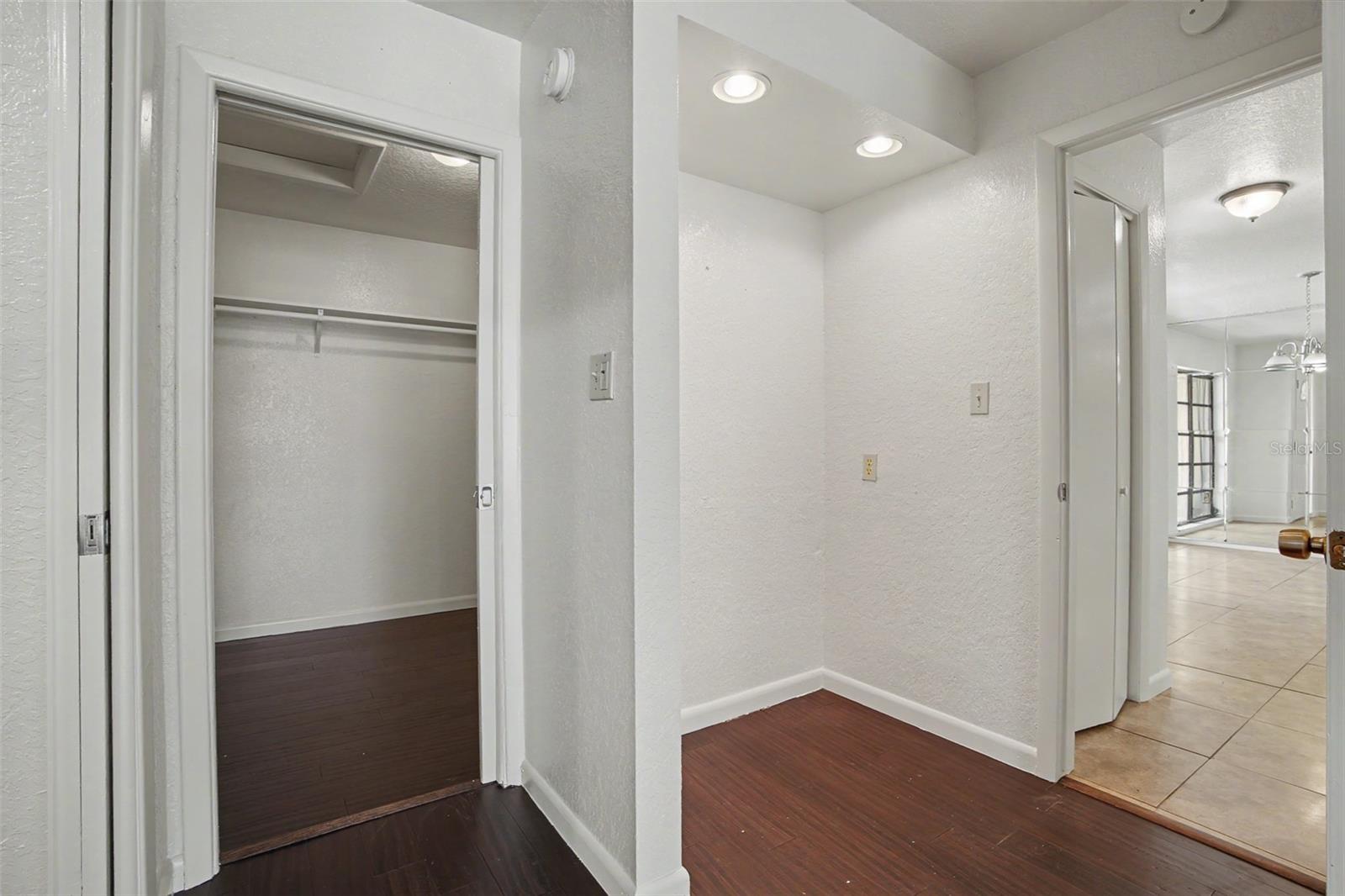 Image 13 of 54 For 7028 Fernleaf Court