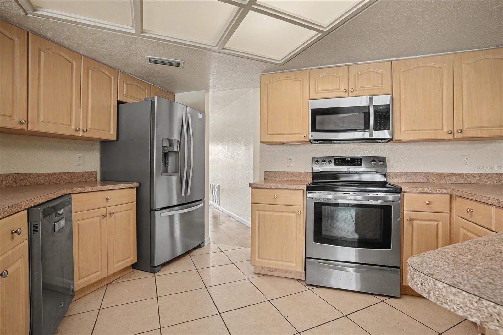 Image 18 of 54 For 7028 Fernleaf Court