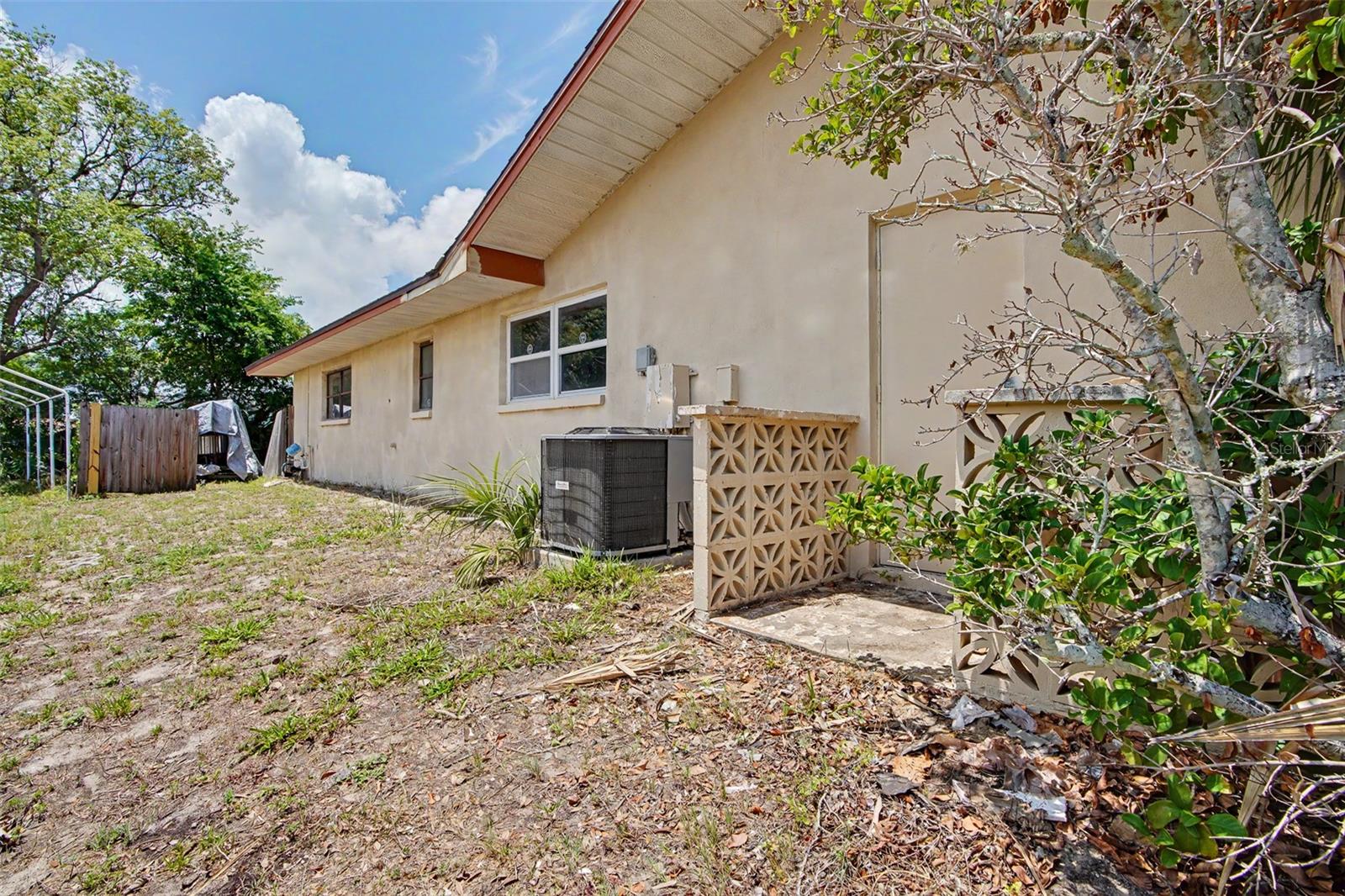 Image 37 of 54 For 7028 Fernleaf Court