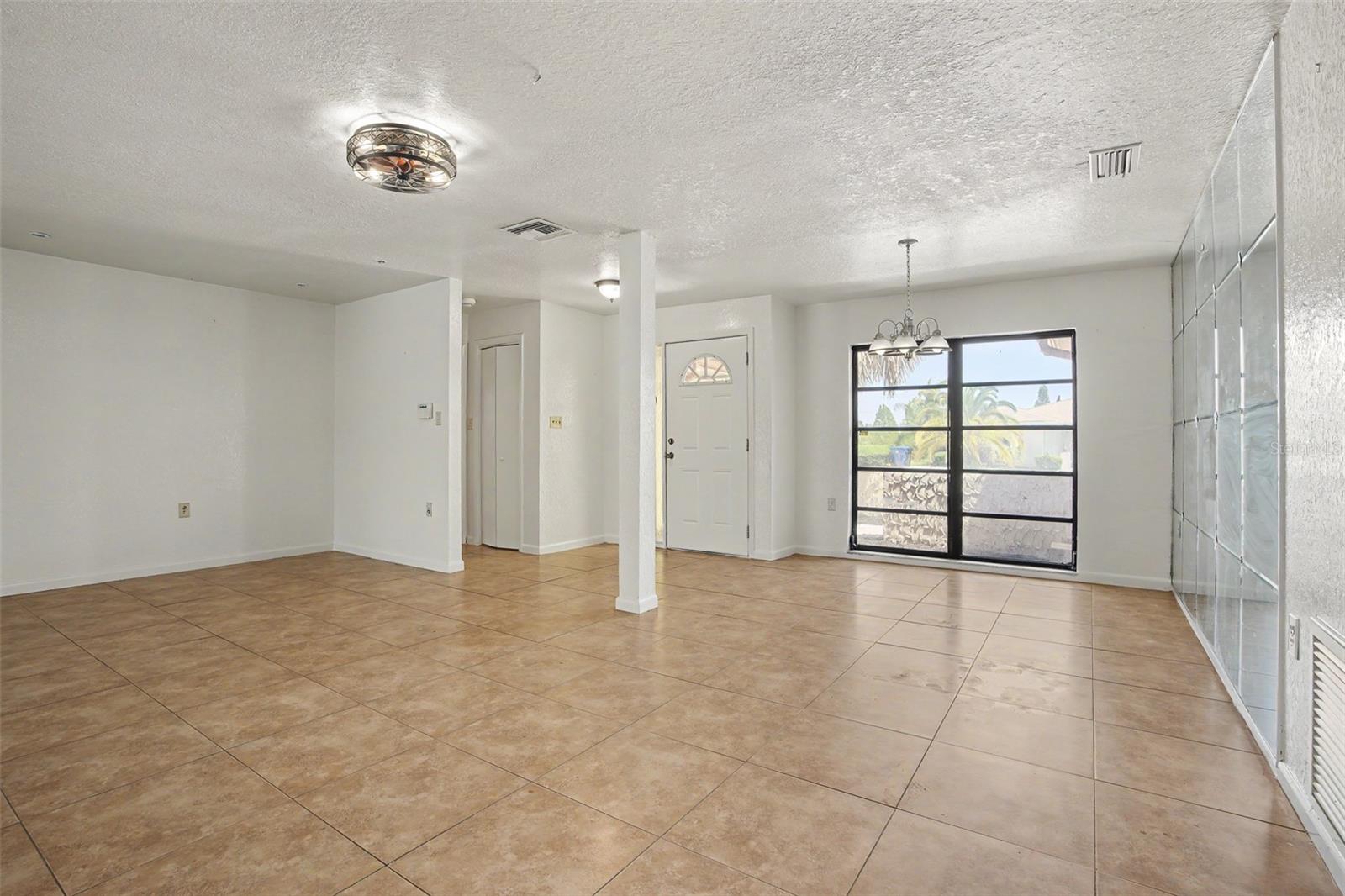 Image 7 of 54 For 7028 Fernleaf Court