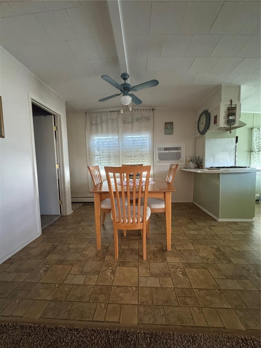 Image 4 of 22 For 118 52nd Avenue W