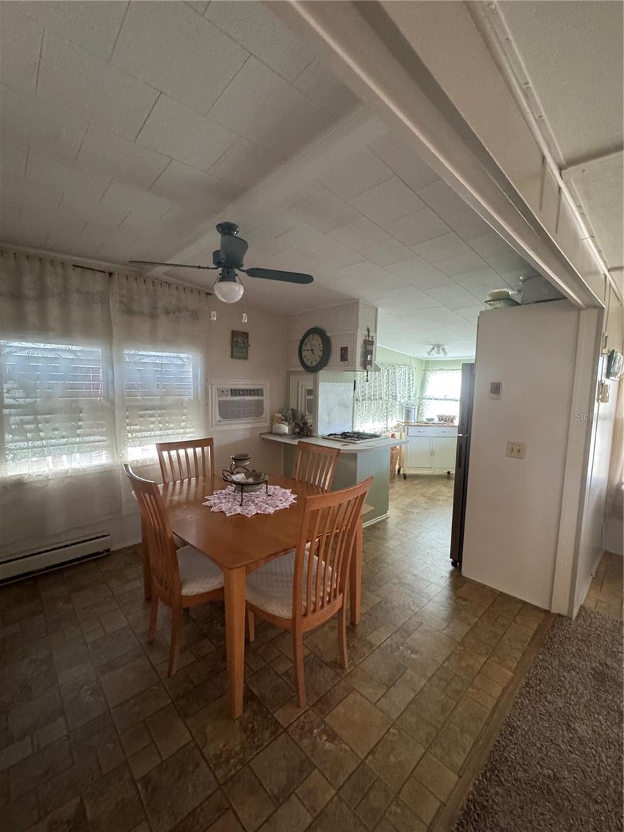 Image 5 of 22 For 118 52nd Avenue W