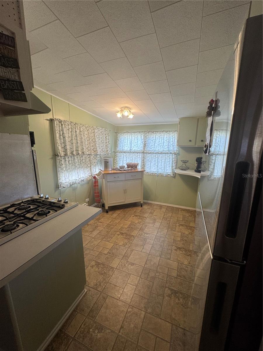 Image 7 of 22 For 118 52nd Avenue W