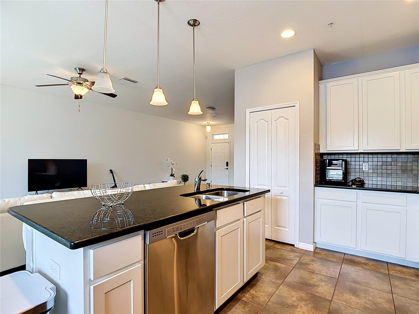 Image 17 of 42 For 8615 Andalucia Field Drive