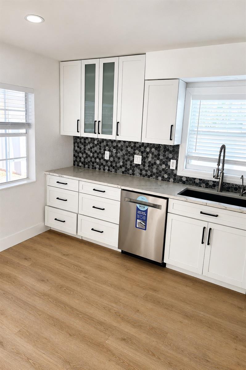 Image 3 of 4 For 4011 Helena Street Ne