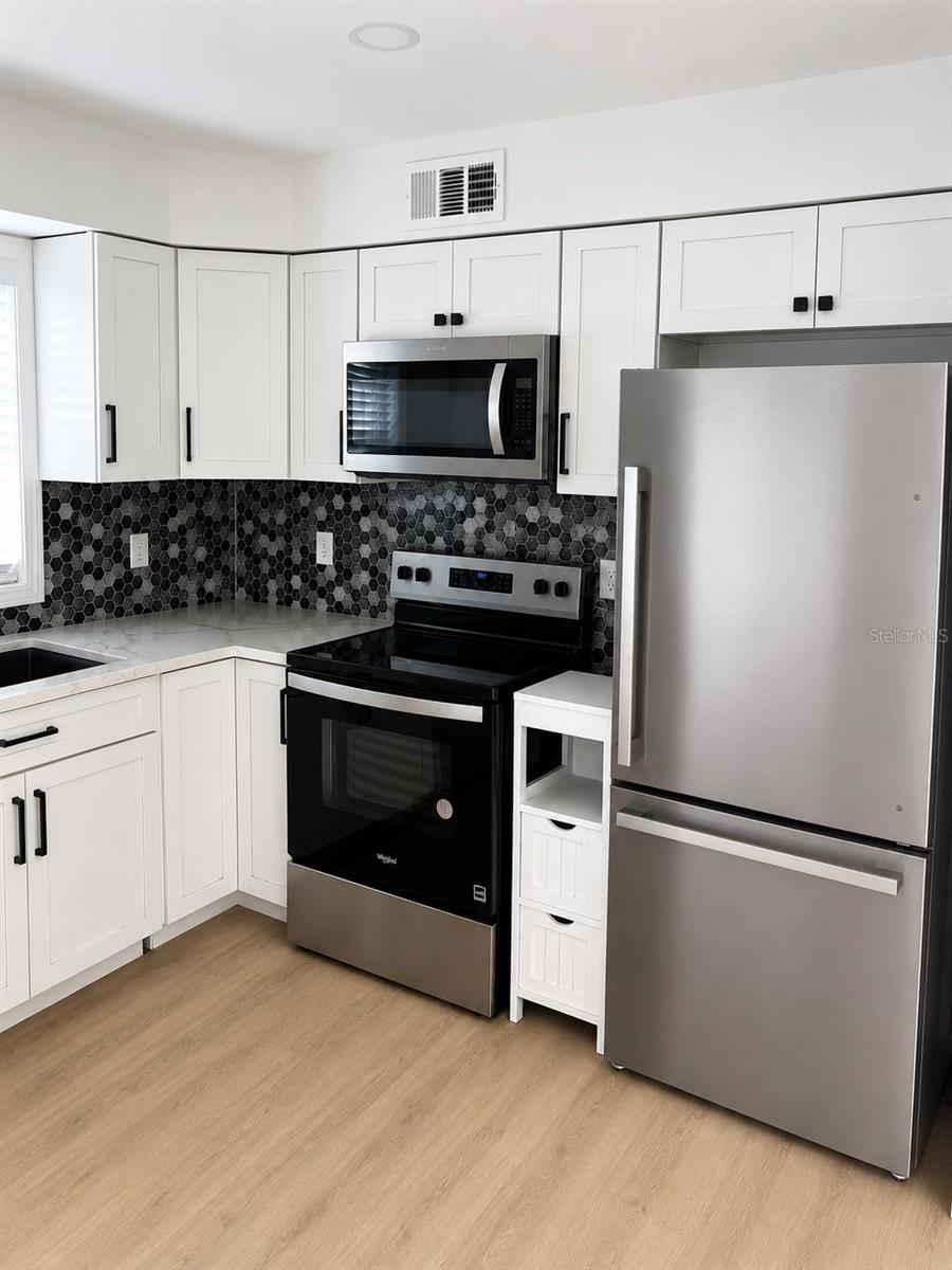 Image 4 of 4 For 4011 Helena Street Ne
