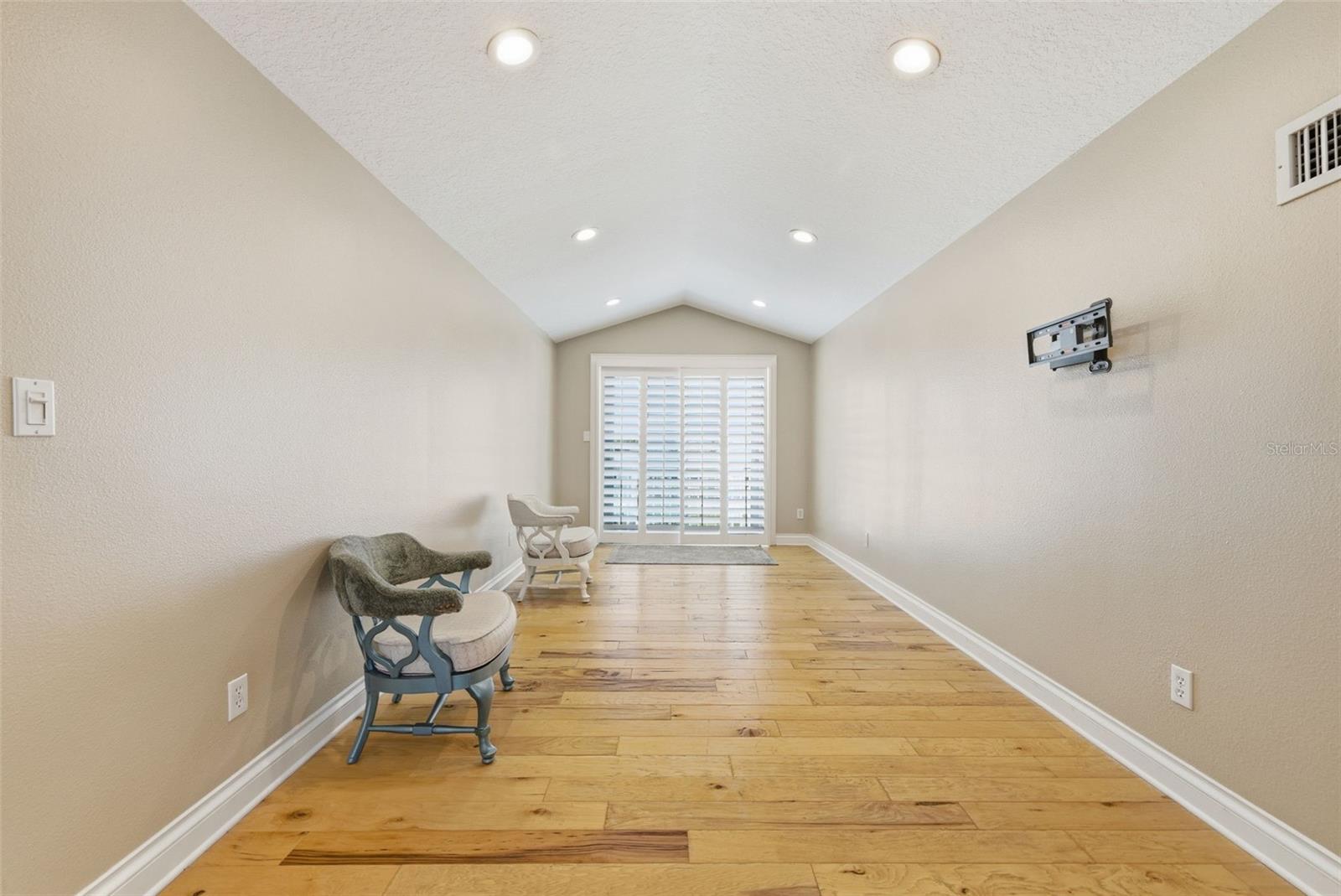 Image 65 of 95 For 24 Pine Circle