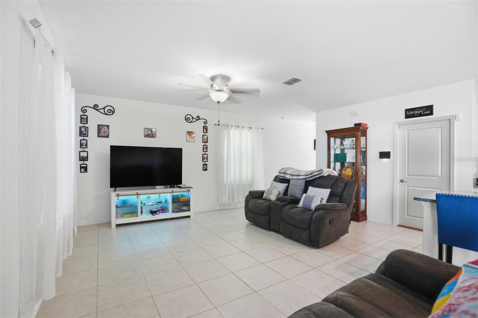 Image 12 of 25 For 13712 Newbridge Street
