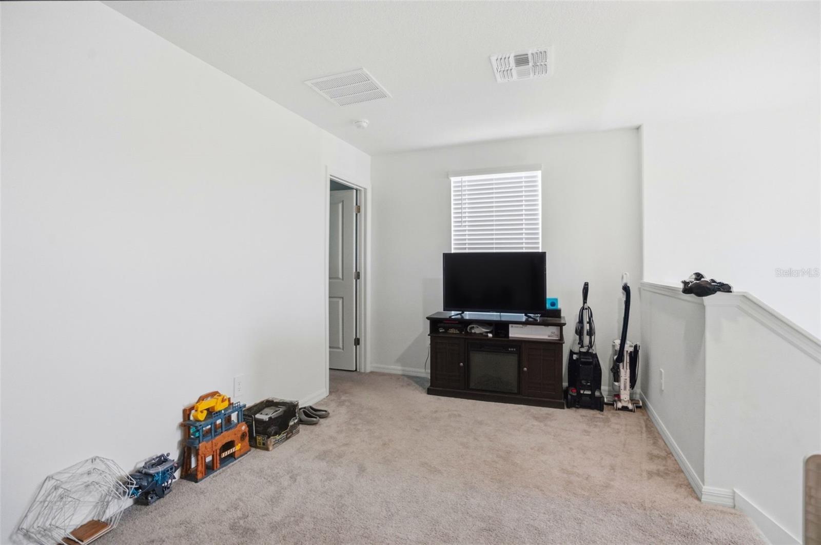 Image 16 of 25 For 13712 Newbridge Street